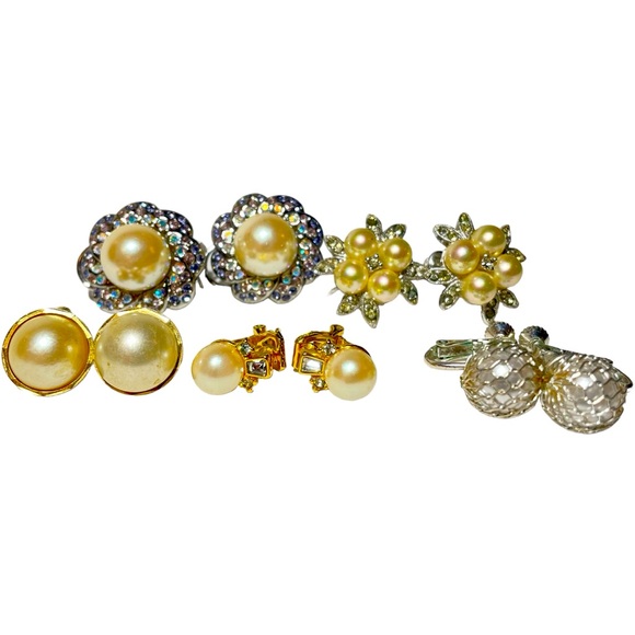 FIVE Pair Vintage Faux Pearl Clip On Earrings.  Silvertone & Goldtone - Picture 1 of 5